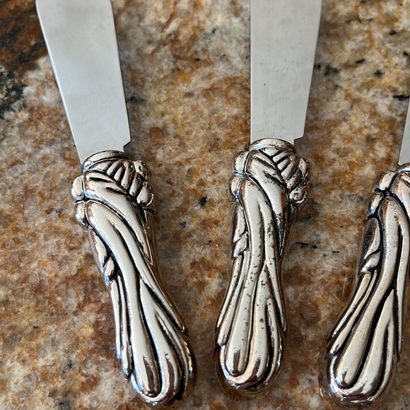 Silver Plated and Stainless Steel Butter/Cheese Spreader - Picture 5 of 6